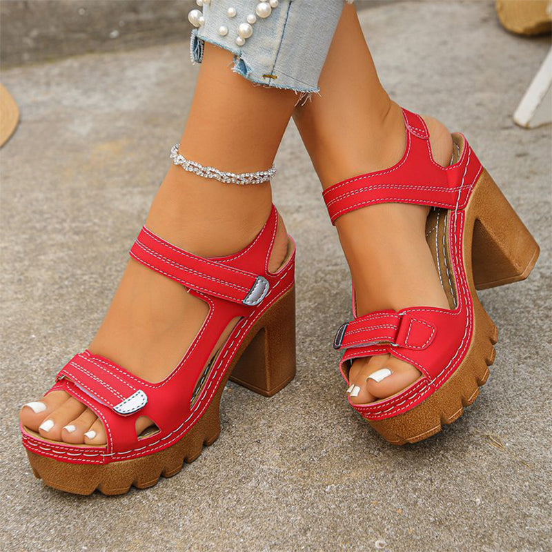 Dames zomersandalen met plateau en één band