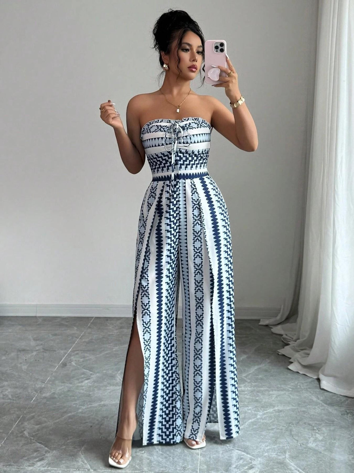 👗💙 Geometrische Jumpsuit met halterhals & zijsplit –  Perfect voor strand, kantoor & avond. 🔥✨