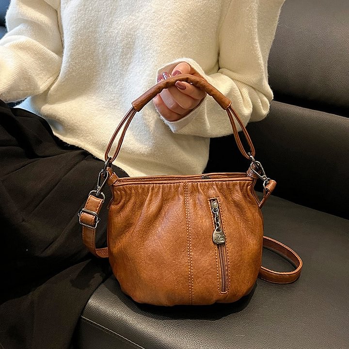 🥳2026 MEGA-AANBIEDING!💞Modieuze Eenvoudige Casual Geplooide Zachte PU Leren Schoudertas – NU 50% KORTING! 💼👜