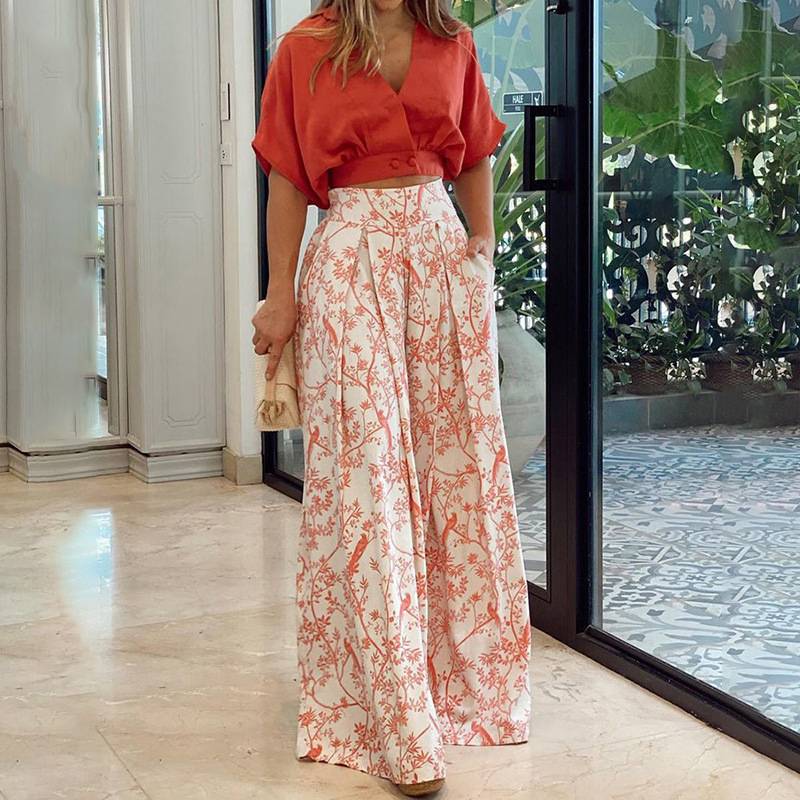👗 50% korting ✨ Dames-set van twee stukken — top met V-hals + wijde broek met print 🌸