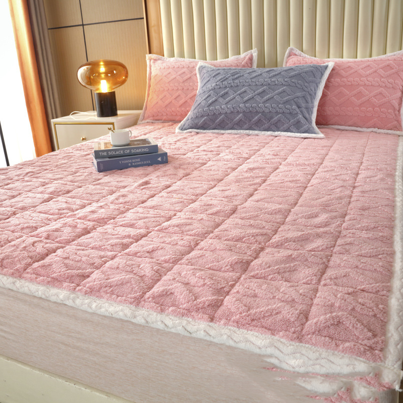 🛏️🔥 50% KORTING! Nooit meer koude nachten of verschoven dekbedden! Deze jacquard warme matras & kussenslopen met 3D quilting en antislip houden je warm en op hun plek – heerlijk zacht!