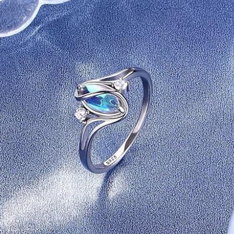 ✨💍Moderne ovale ring – met zirkonia-accenten en een strakke afwerking