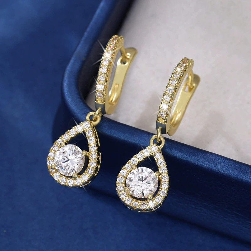 💎50% KORTING!✨Druppel Hoepel Oorbellen – Stralend Zirkoon, Pavé Zetting, Goud of Zilver Afwerking Voor Tijdloze Elegantie🎠