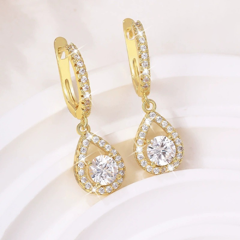 💎50% KORTING!✨Druppel Hoepel Oorbellen – Stralend Zirkoon, Pavé Zetting, Goud of Zilver Afwerking Voor Tijdloze Elegantie🎠