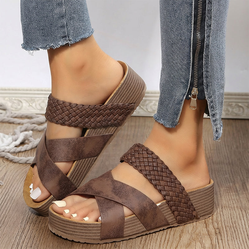 👡 50% KORTING! ☀️ Sleehak Sandalen – Dubbele Bandjes, Platform & Perfect Voor Een Trendy Zomerlook 💃