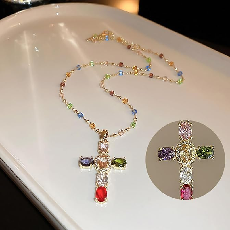 💎 50% KORTING!! ✝️ Kleurrijke ketting met kruisvormige hanger van strass – levendige glinstering, verstelbare lengte en een betekenisvol statement ✨
