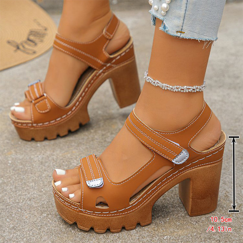 Dames zomersandalen met plateau en één band
