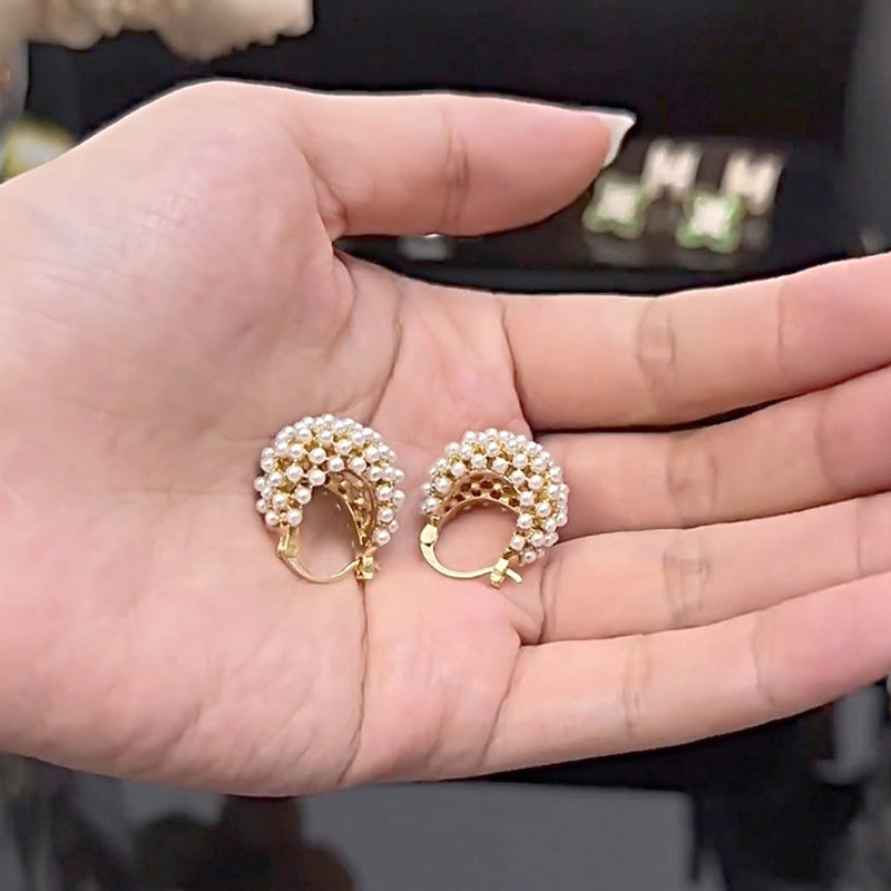 ✨ Oorbellen met kunstparels in mandvorm – goudkleurig en met een uniek vlechtpatroon, voor een vleugje klassieke elegantie bij je dagelijkse outfits 🪀