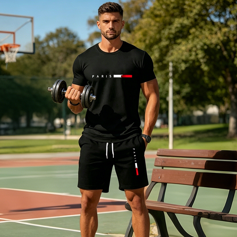 👕 TIJDELIJKE AANBIEDING: 50% KORTING! ✨ Gedrukte 2-delige set voor heren – moderne athleisure, ademend, atletische pasvorm 🏃‍♂️