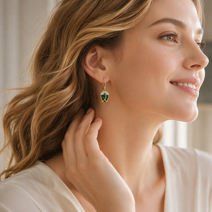 ✨ Elegante C-vormige oorringen met rozenknopjes