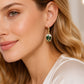 ✨ Elegante C-vormige oorringen met rozenknopjes