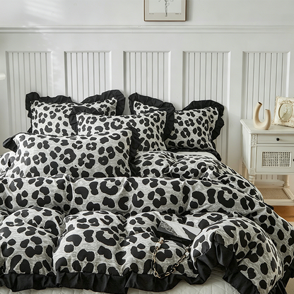 🛏️✨Dekbedovertrekset met luipaardprint en ruches