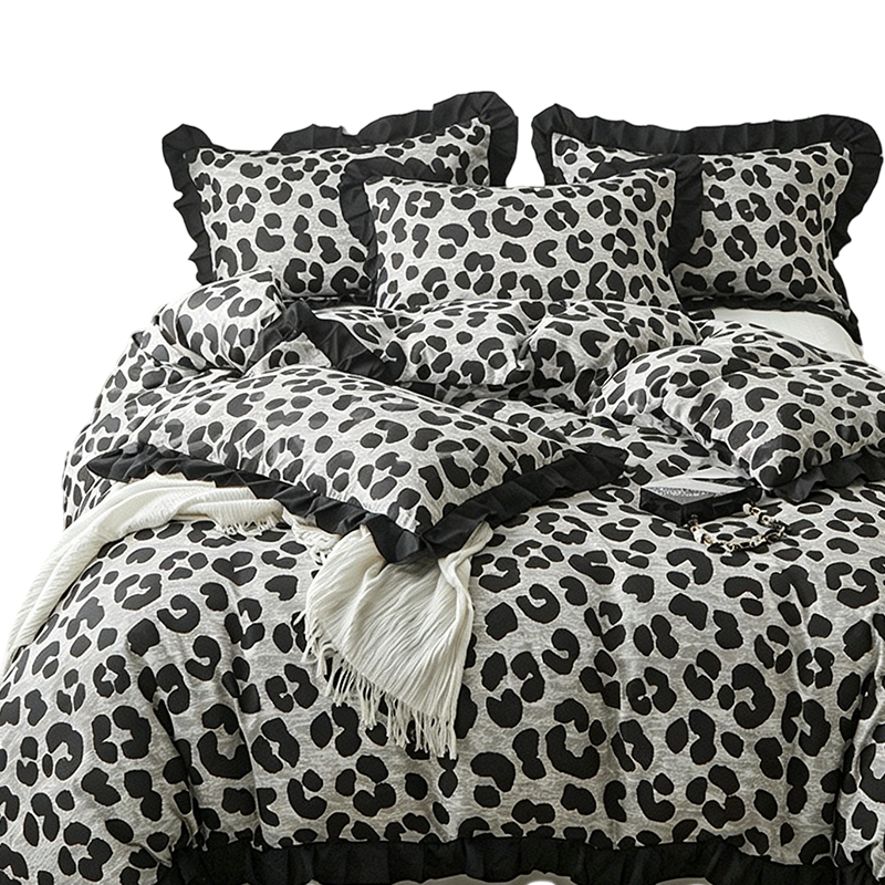 🛏️✨Dekbedovertrekset met luipaardprint en ruches