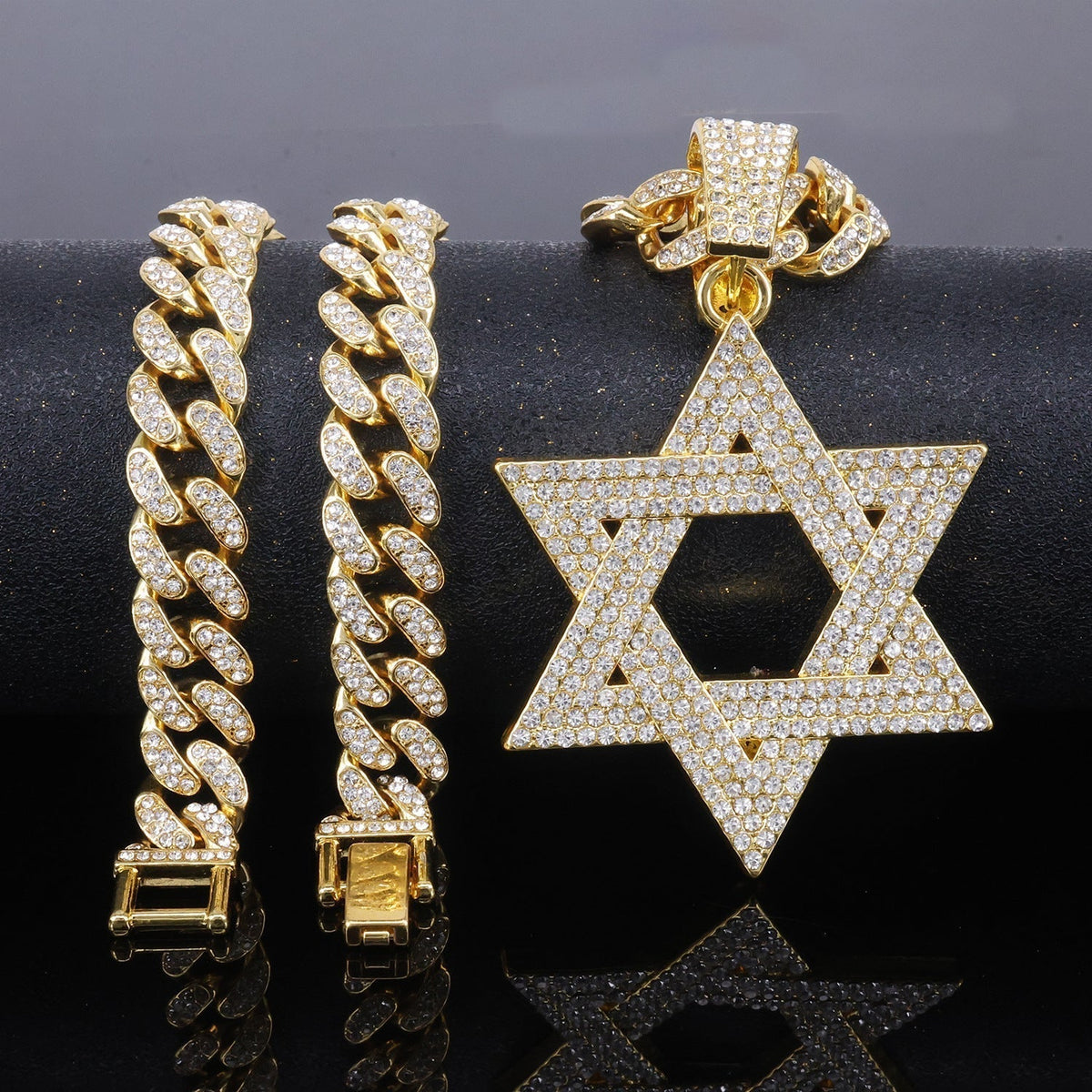 ✨Hip Hop-stijl, met strass versierde holle Davidster met een ketting van 50 cm
